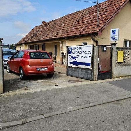 Airport Host Appartamento Cluj-Napoca Esterno foto