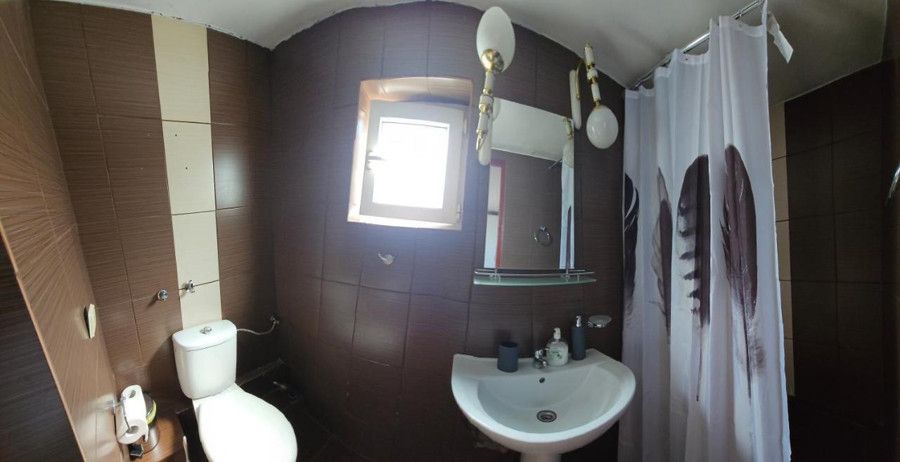 Airport Host Appartamento Cluj-Napoca Esterno foto
